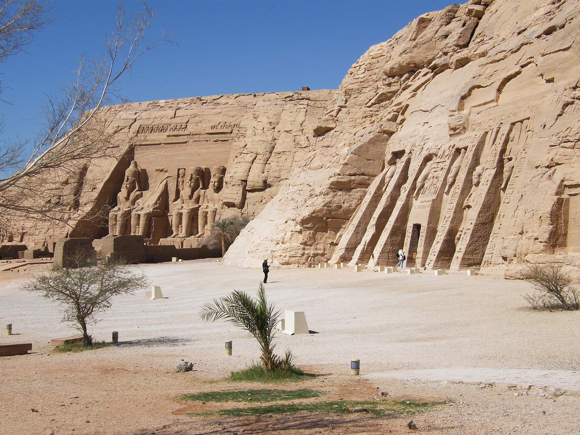 Ebu Simbel ve Asvan Keşfi